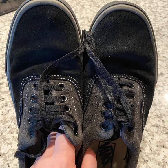 Vans - Picture 3 of 8